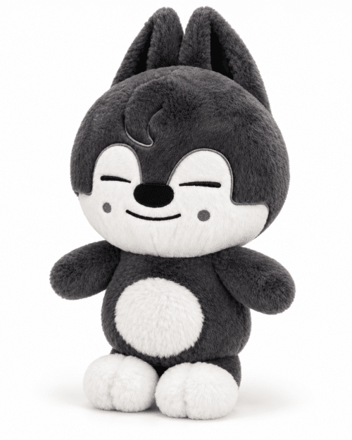 Peluche SKZOO Wolf Chan de profil avec sa mèche bouclée